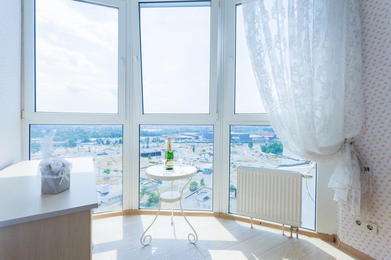 Stylish Views Apartments In The Parasol. Parus .Obolonskaya Embankment เคียฟ ภายนอก รูปภาพ