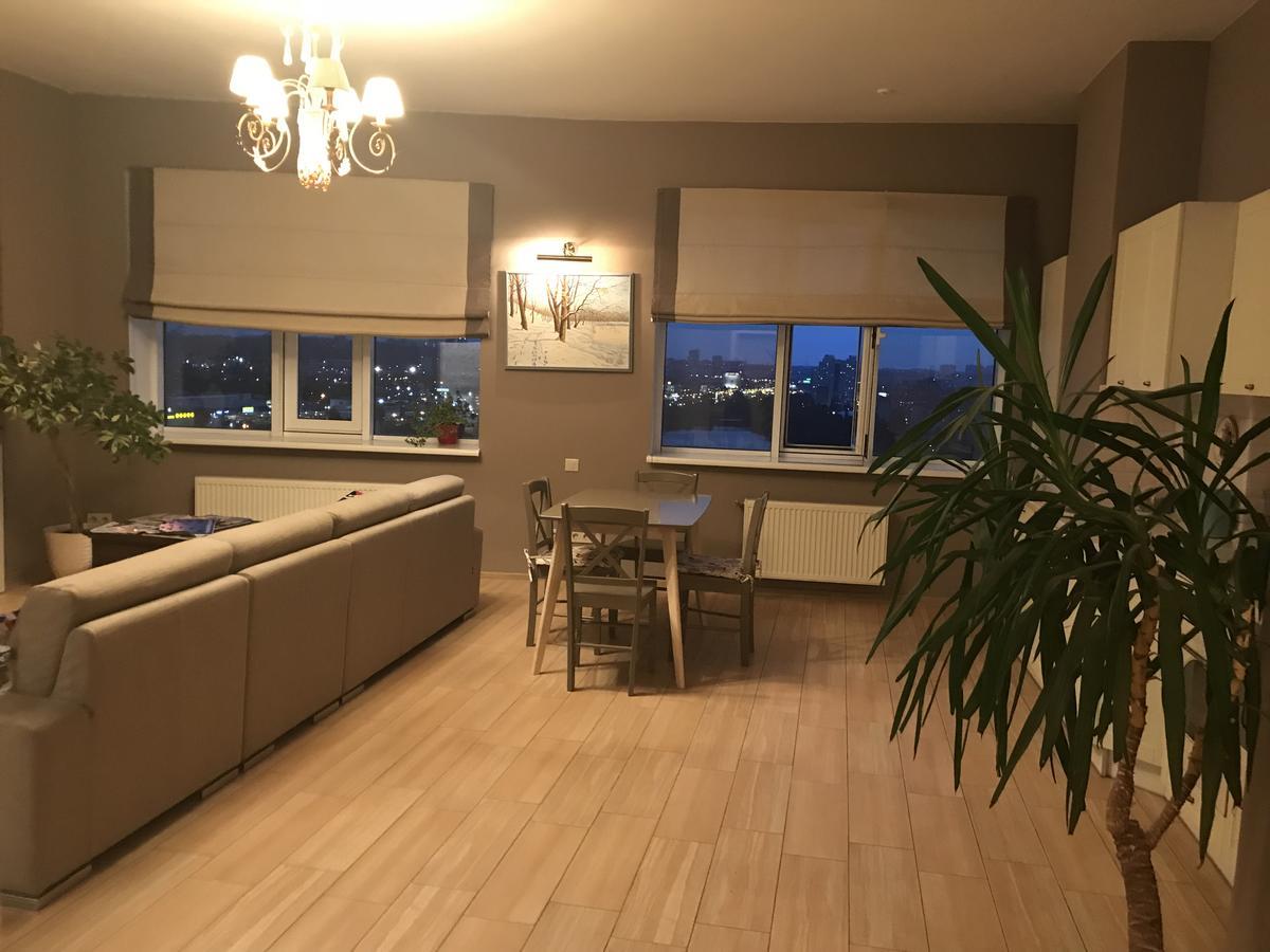 Stylish Views Apartments In The Parasol. Parus .Obolonskaya Embankment เคียฟ ภายนอก รูปภาพ