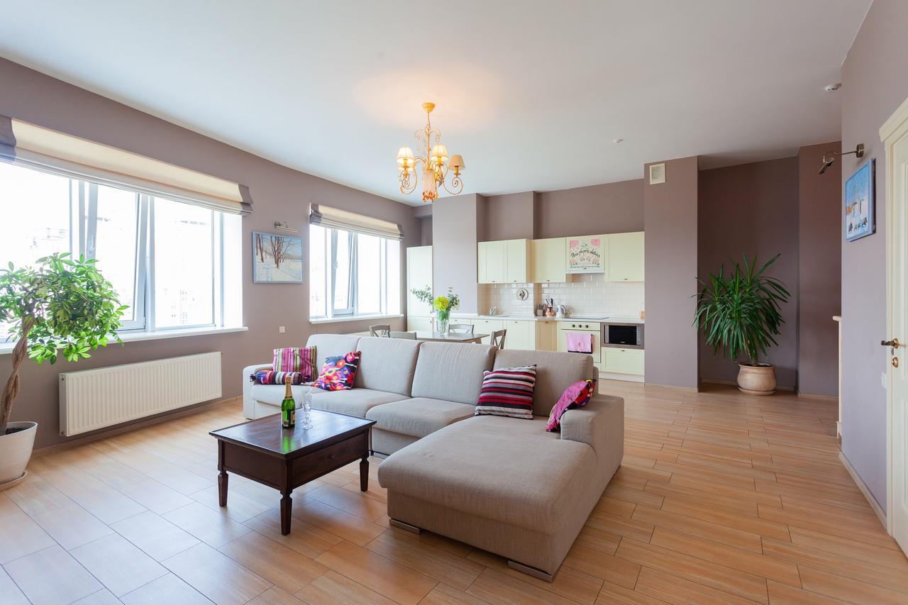 Stylish Views Apartments In The Parasol. Parus .Obolonskaya Embankment เคียฟ ภายนอก รูปภาพ